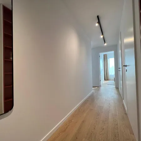 Klingerka Brand New 1-bedroom Free Parking Lägenhet *